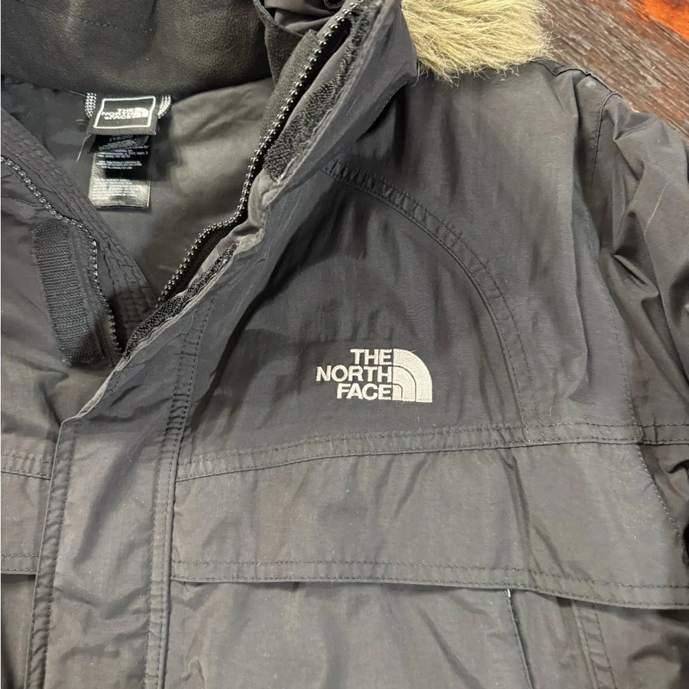 The North Face women’s Black Puffer Jacket with Fur Trim - Picture 2 of 4